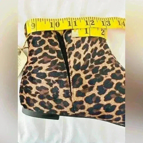 Born Reno Velvet Leopard Print Slip On Ankle Bootie Size 7M - Picture 9 of 11